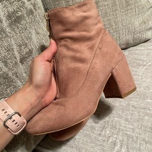Block heel boots